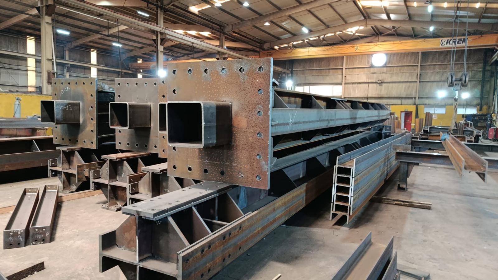 Geniş Açıklıklı Çelik Hangar